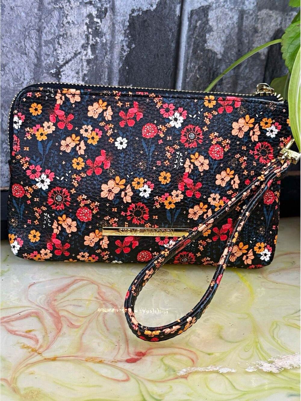Steve Madden Floral Black Multicolor Wristlet Wallet Zip Wrist Strap Card